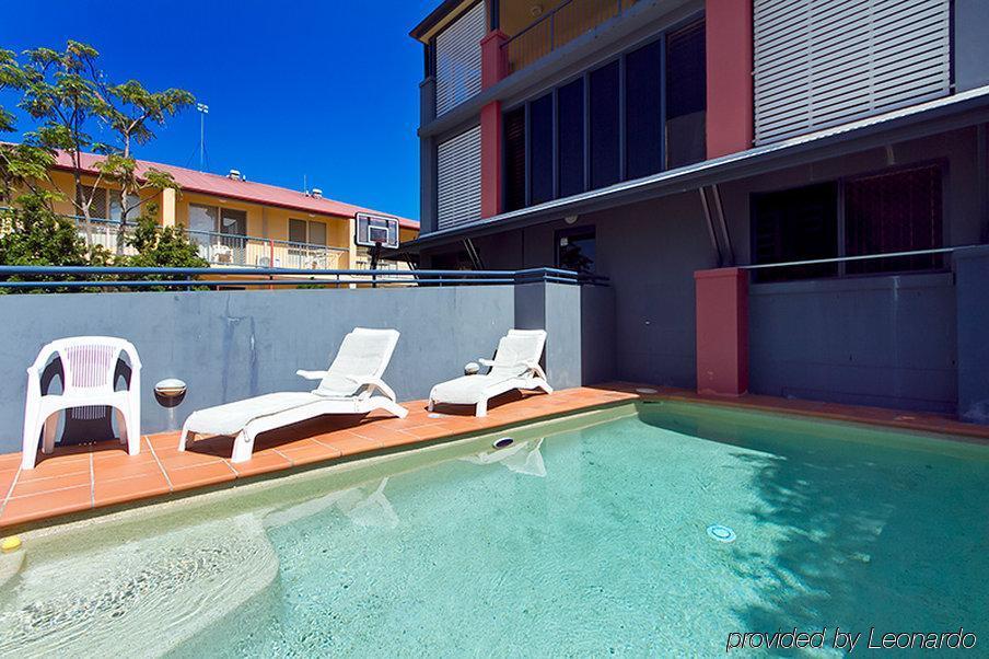 Arrival Lodge Hostel Accommodation Gold Coast Dış mekan fotoğraf
