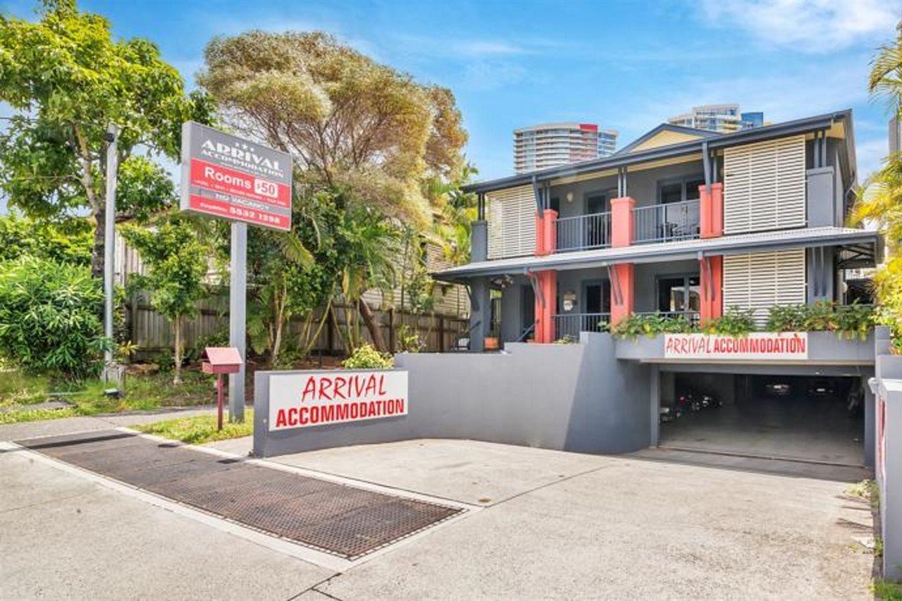 Arrival Lodge Hostel Accommodation Gold Coast Dış mekan fotoğraf