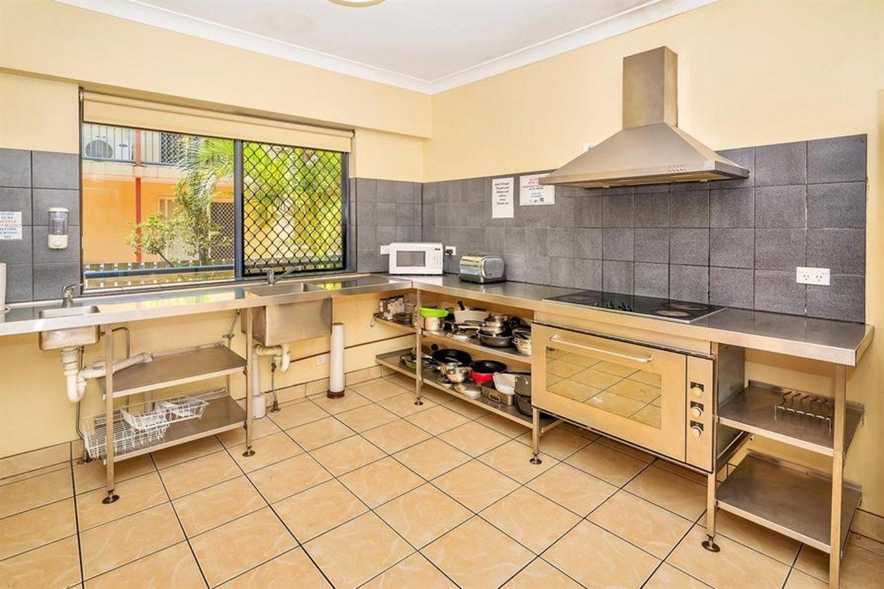 Arrival Lodge Hostel Accommodation Gold Coast Dış mekan fotoğraf